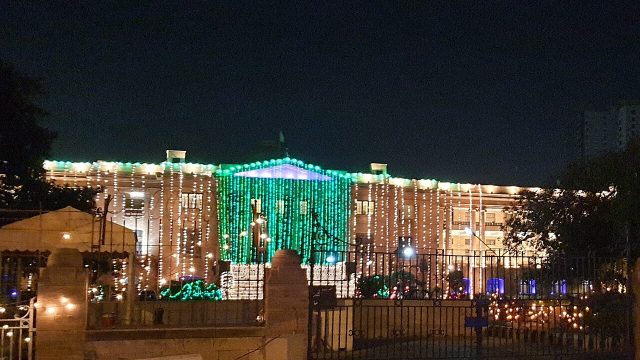 کراچی: نوکری کا جھانسہ دے کر خواتین کے موبائل لے اڑنے والا ملزم عدالت میں پیش
