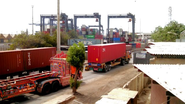 خلیجی ممالک کے ساتھ پاکستان کا تجارتی خسارہ 26 فیصد کم ہوگیا